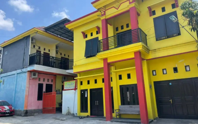 OYO Life  93036 Eddy Homestay Syariah