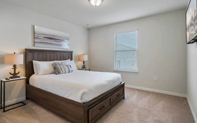 2211 Lelani Circle