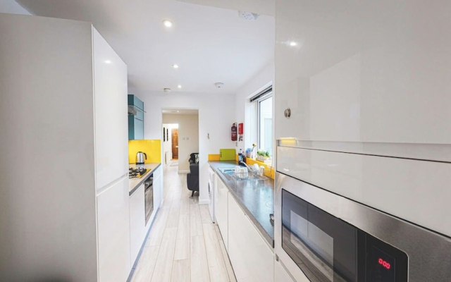 Perfect for Contractors 4-bedrooms Sleeps 7