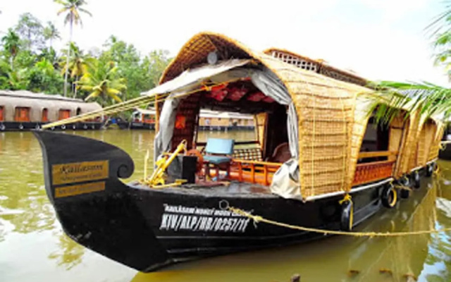 Houseboat Cruise in the Backwaters of Kerala