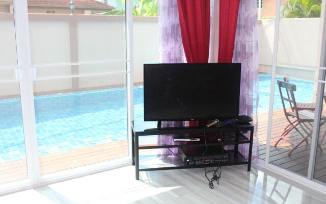 Pattaya Pool Villa TLH 1