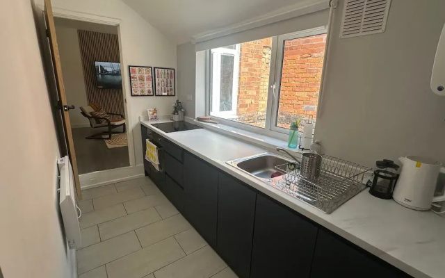 Green Lane 1-bed Apartment - Sleeps 4 & Pets Ok