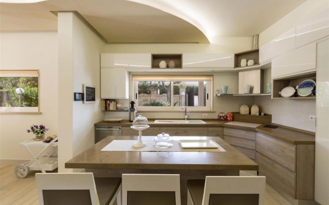 1059 Villa Ariel in Torre Lapillo