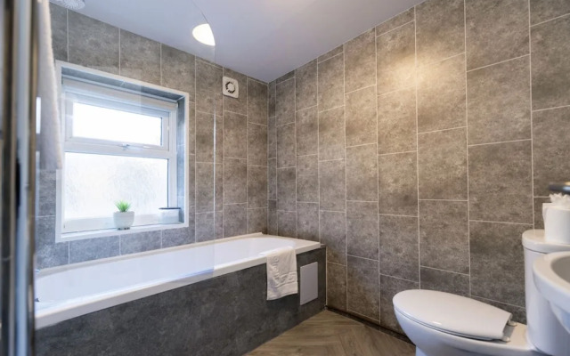 Newly Renovated 3BR House Near Hospital uni