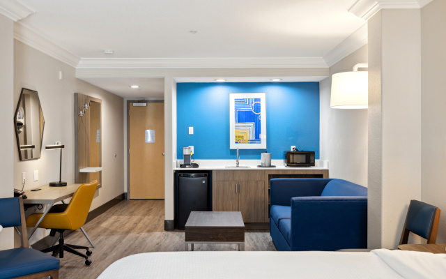 Holiday Inn Express Hotel & Suites Vacaville by IHG