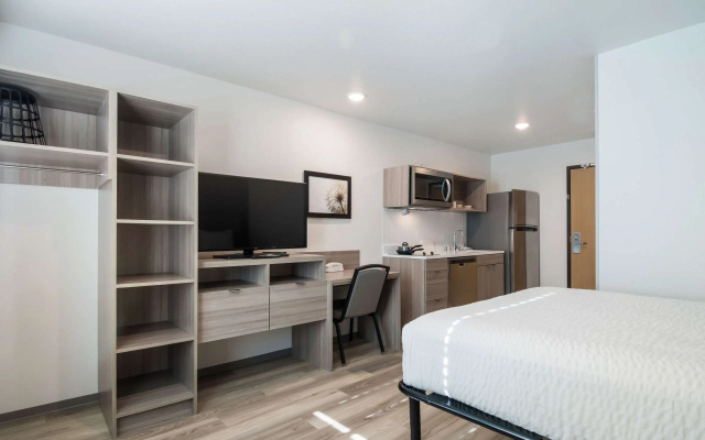 WoodSpring Suites Portland Vancouver