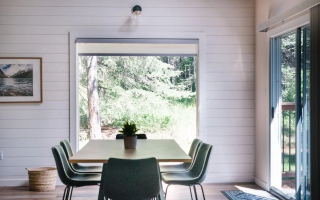 Overlander Mountain Lodge