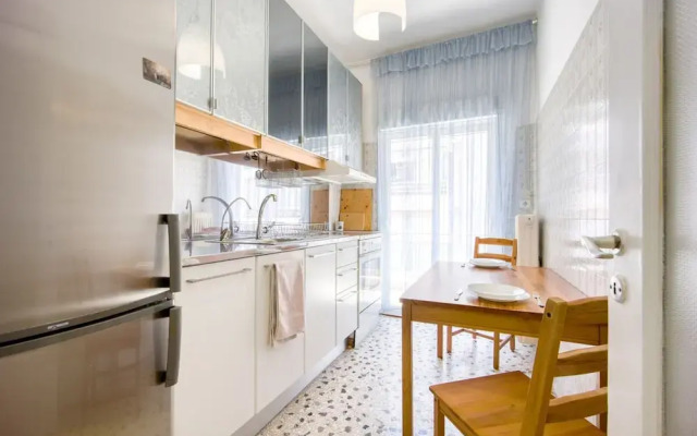 Sunny 1-bedroom Apt 10 Min Walk to Acropolis