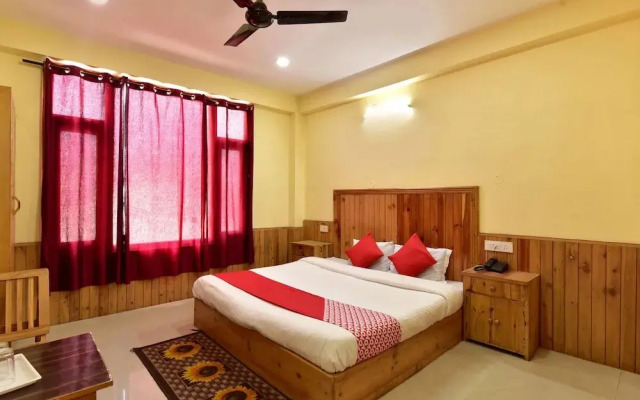OYO 16988 Hotel White Orchid