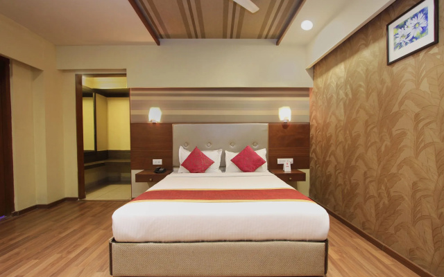 The Berrys Hotel by OYO