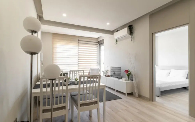 Central Studio w Balcony 10 min to Lara Beach