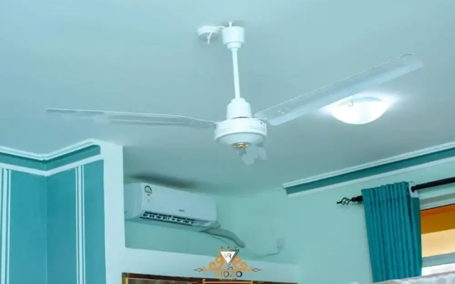 Vidzo Royal Inn