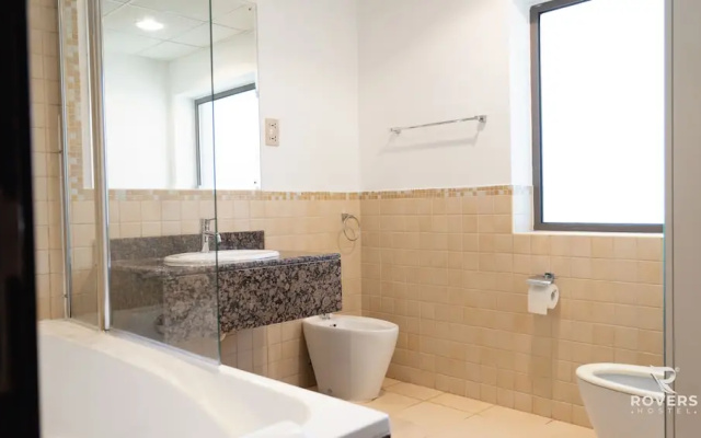 Rovers Beach Hostel JBR