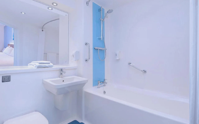 Travelodge London Raynes Park