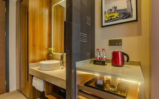 Homeinn Plus Hotel (Huaibei Huaihai East Road Wuyue Plaza)