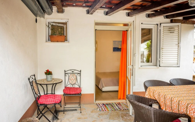 Charming 5-bed House in Split
