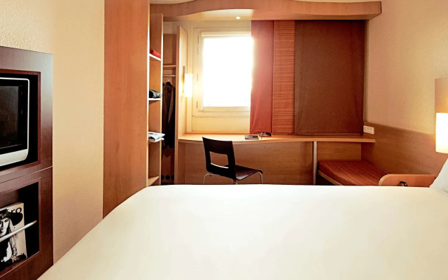 ibis Epinay sur seine Gennevilliers