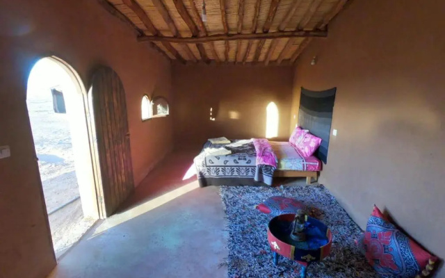 Sahara camp berber under stars