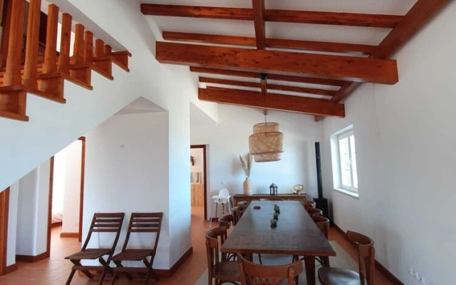 Lovely 4-bed Villa in Colares