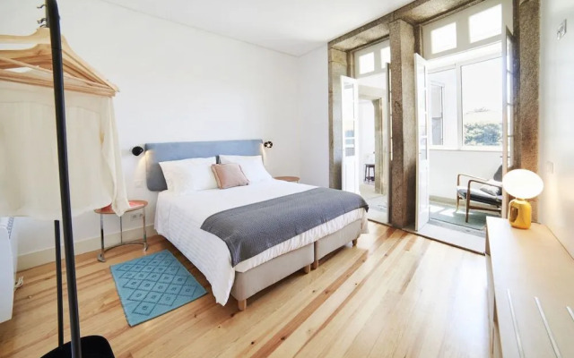 Pause Apartments