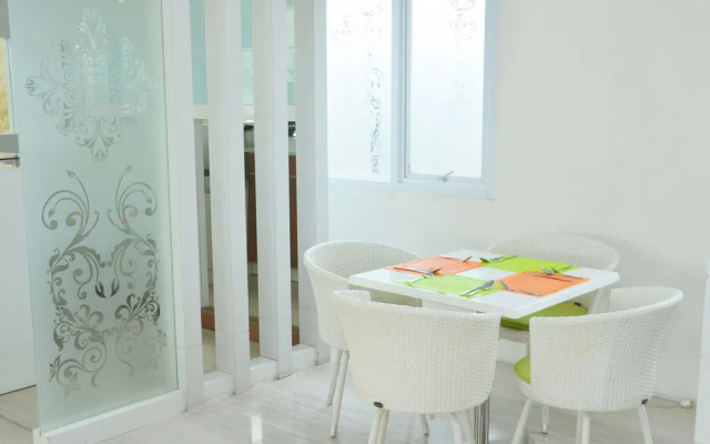 Zen Rooms Manyar Kertoarjo