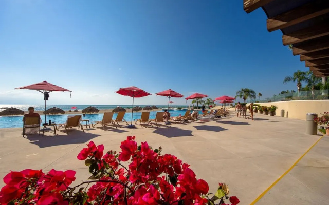 New Oceanfront Condo Grand Venetian