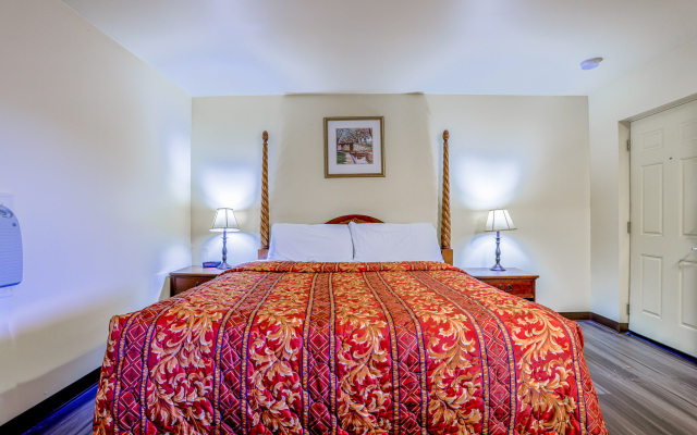 Whispering Pines by Hotel O Whitestone VA