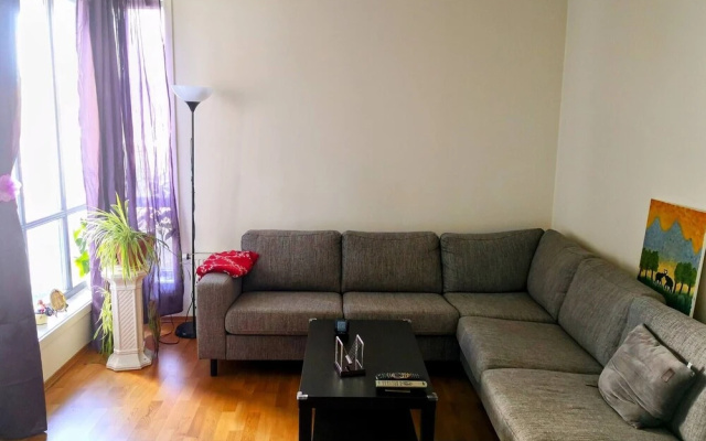 "moderne Fully Furnished and Equipped City Apartment W/balcony/garden/parking"