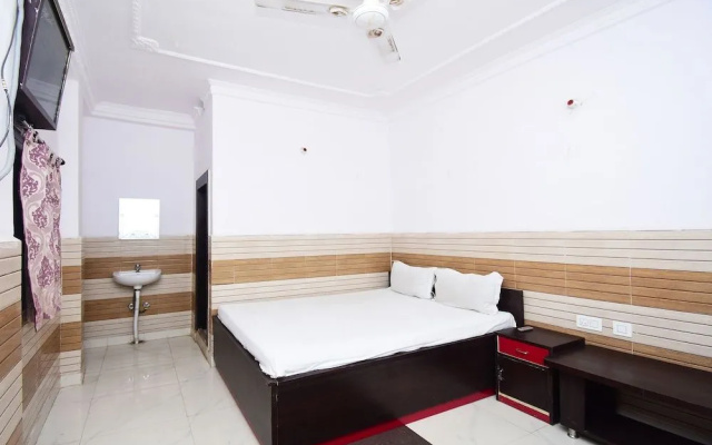 SPOT ON 44384 Hotel Amit