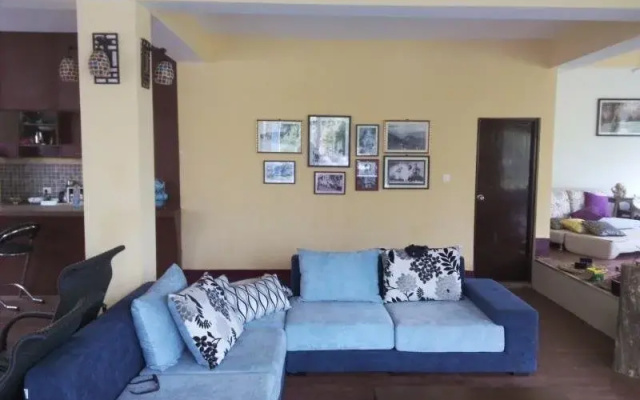 Maya Baas Hotel