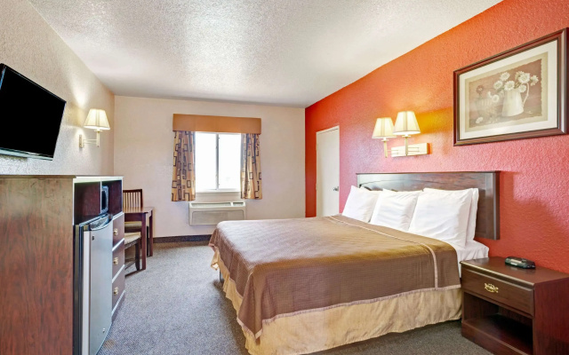 Howard Johnson by Wyndham Galveston