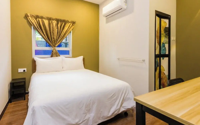 Great 5BR Garden Inn by uBook
