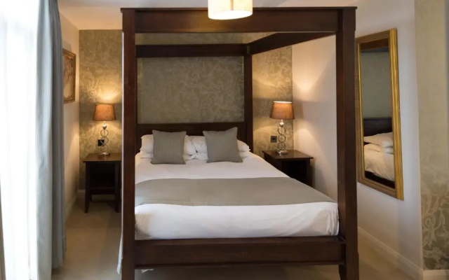 Surya Hogs Back Hotel and Spa