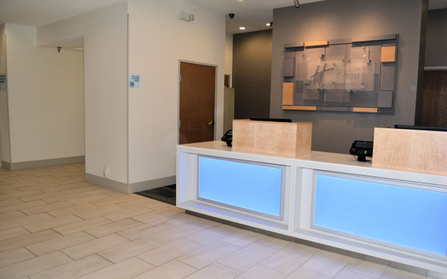 Holiday Inn Express & Suites by IHG