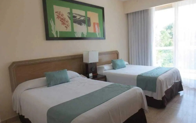 Grand Ocean Breeze Acapulco