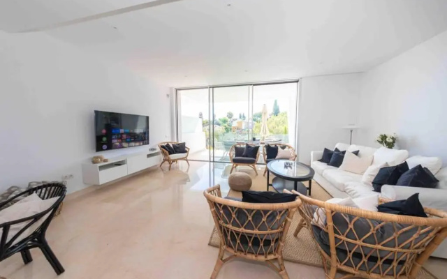 New Top Townhouse With Private Pool/4Bdr/3.5Bath