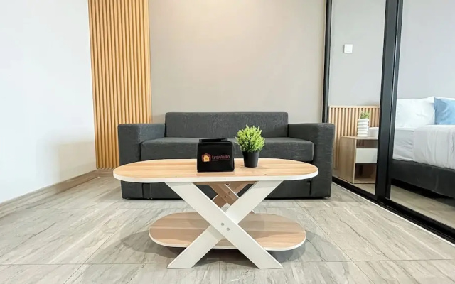 Basic Brown Accent 1Br Apartment Collins Boulevard