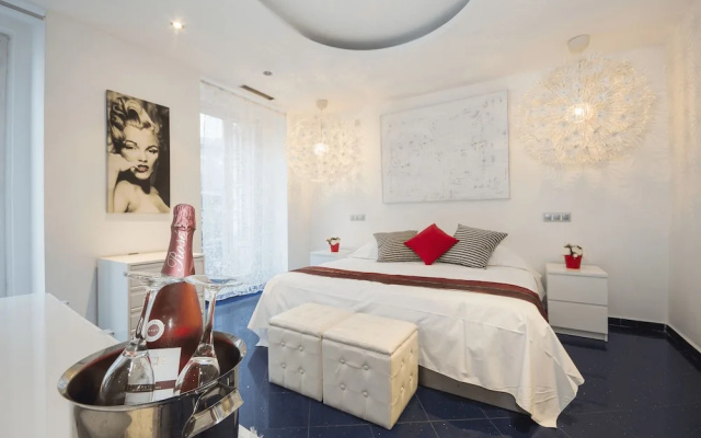 Alaia Holidays Apartments And Suite Caballero De Gracia