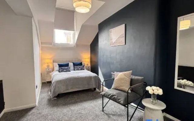 City Retreat on Queen Street