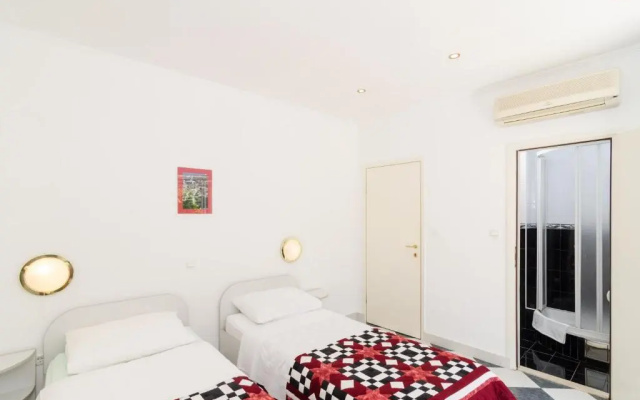 Wisteria Apartment