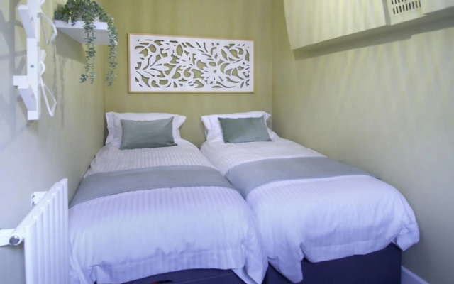 Knightstone Apartment