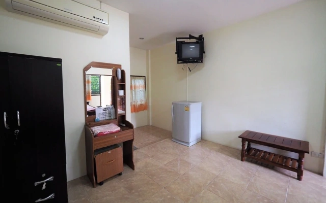 Arunroj Apartment