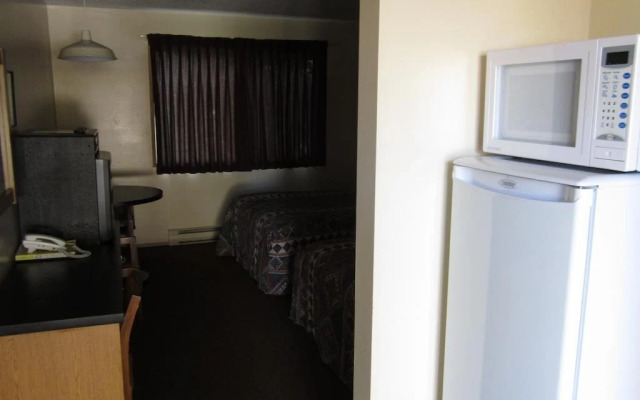 Y-5 Motel & Campground