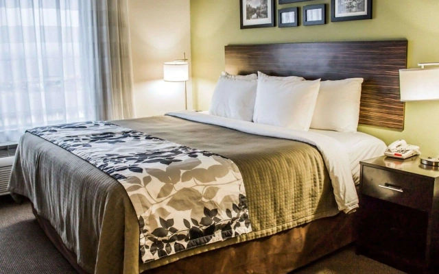 Express Inn & Suites