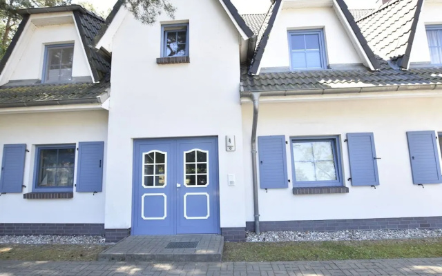 Spacious Apartment with Terrace in Dierhagen