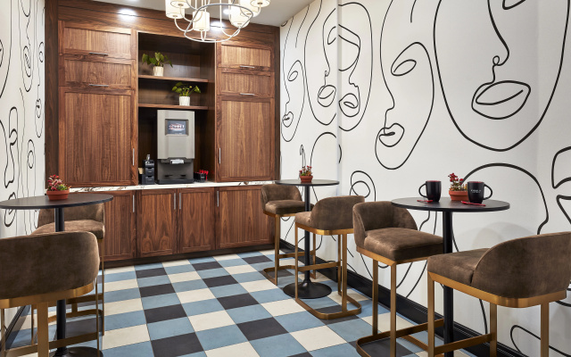Elan Hotel