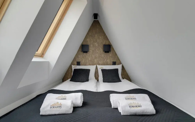 Old Town Chlebnicka Attic by Downtown Apartments
