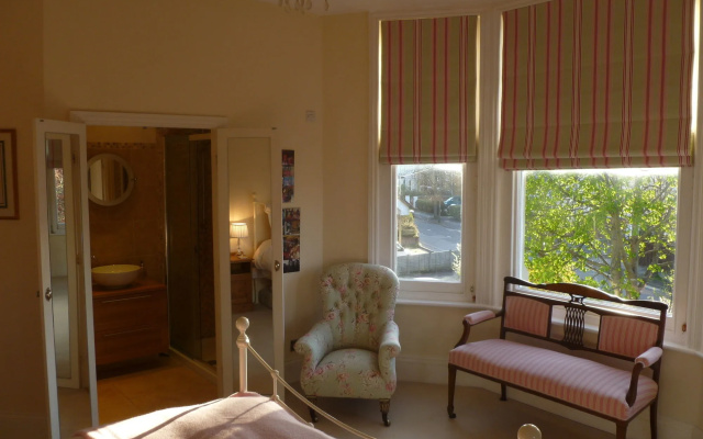 Laurel House
