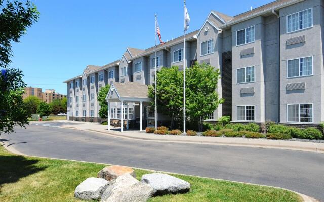 Отель Microtel Inn & Suites Minneapolis/Bloomington Блумингтон вид на фасад