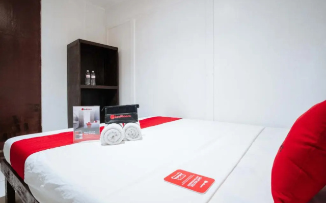 RedDoorz @ Downtown Bacolod
